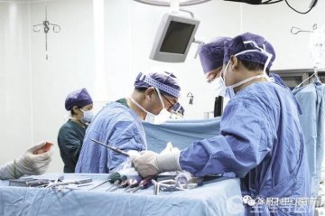 女子患退行性脊柱侧弯疼痛难忍 马超团队精准化矫正助患者“挺直腰板”